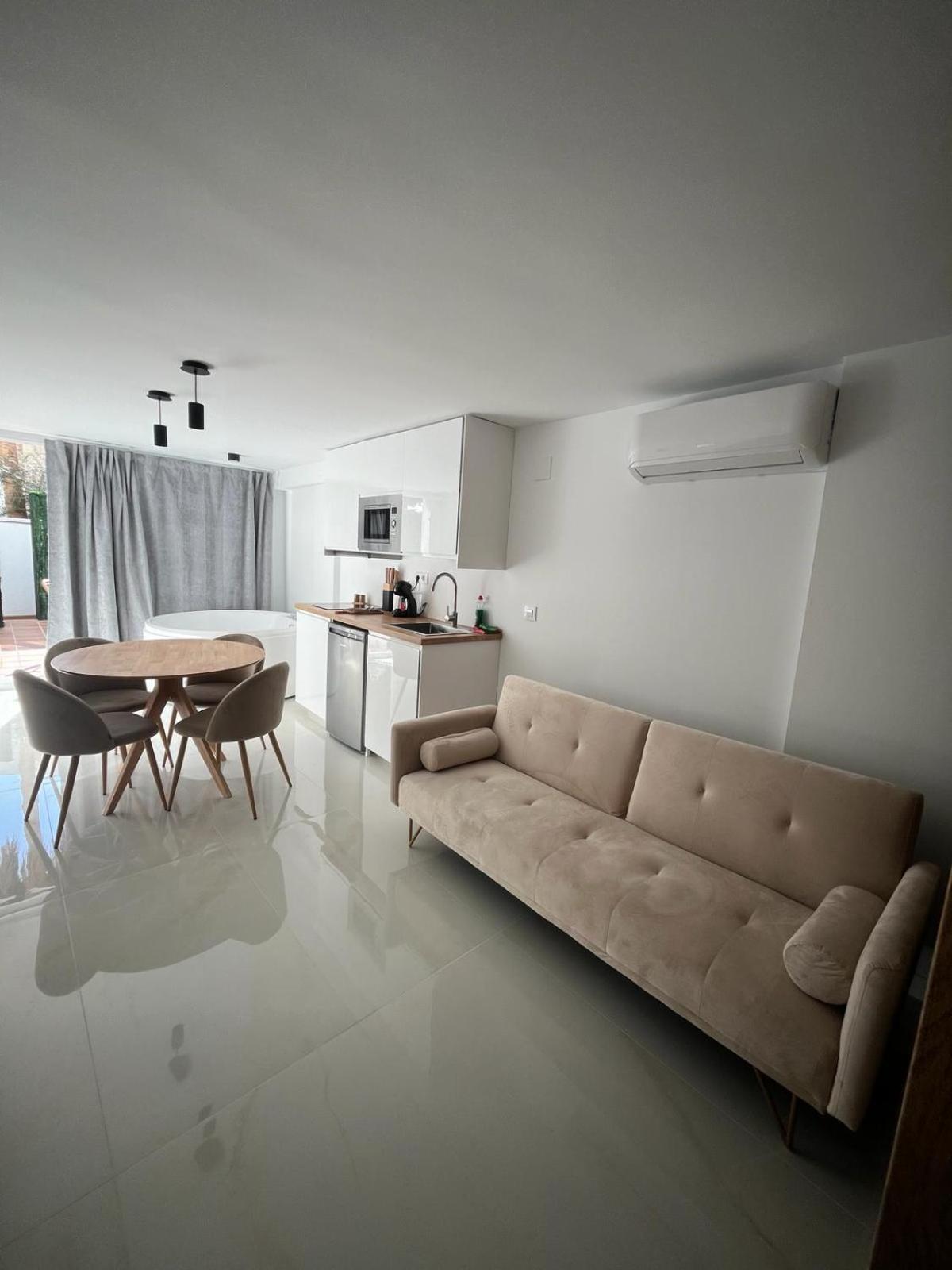 Suite Playamar Con Jacuzzi Torremolinos Luaran gambar