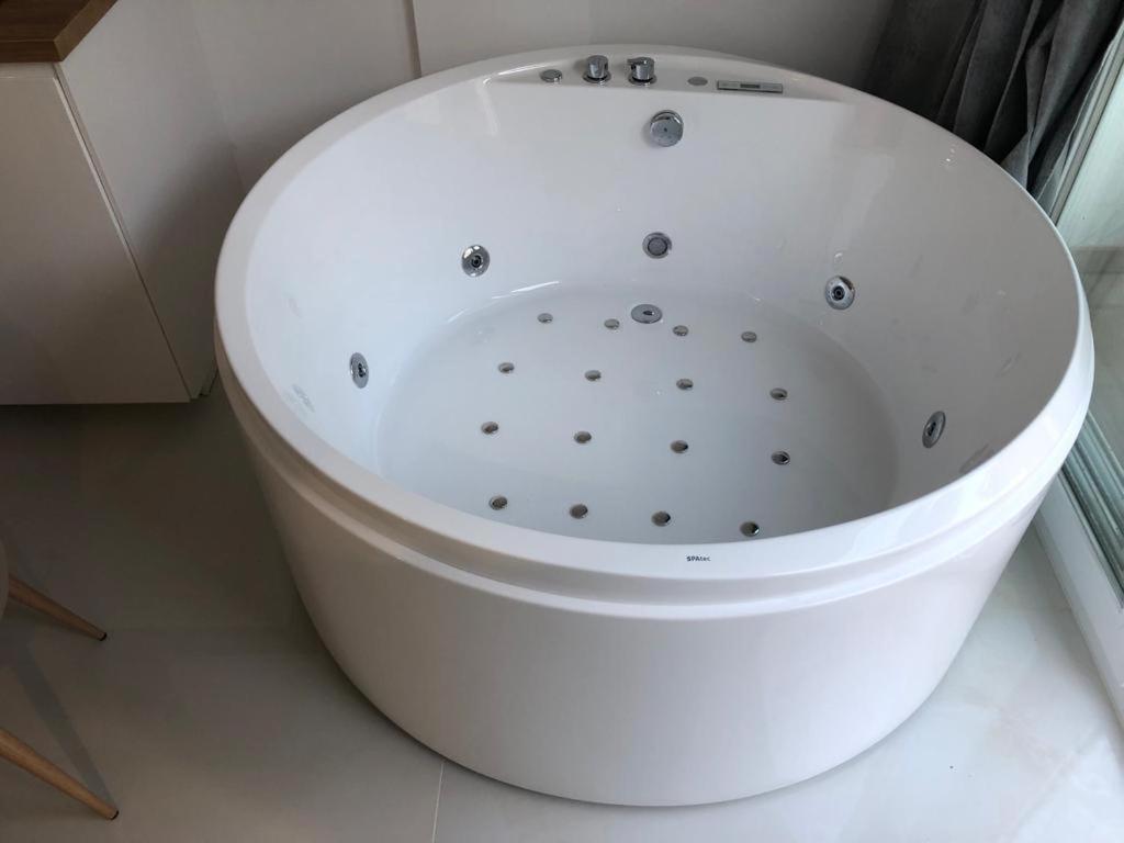 Suite Playamar Con Jacuzzi Torremolinos Luaran gambar